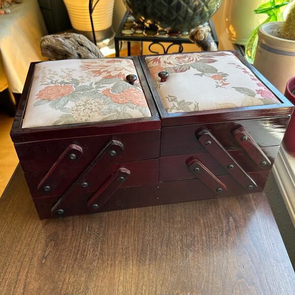 New Vintage Timberland Accordion Sewing Box Wood Mid Century Modern tapestry top - Picture 10 of 14